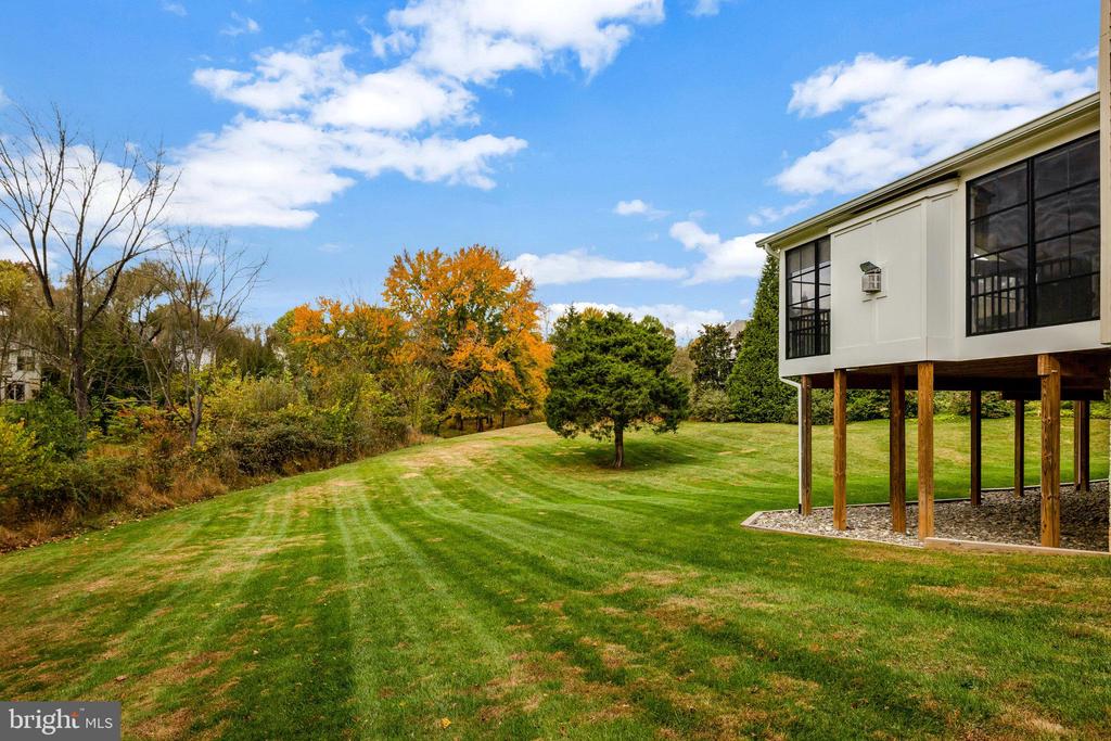 1710 DOVE POINT COURT