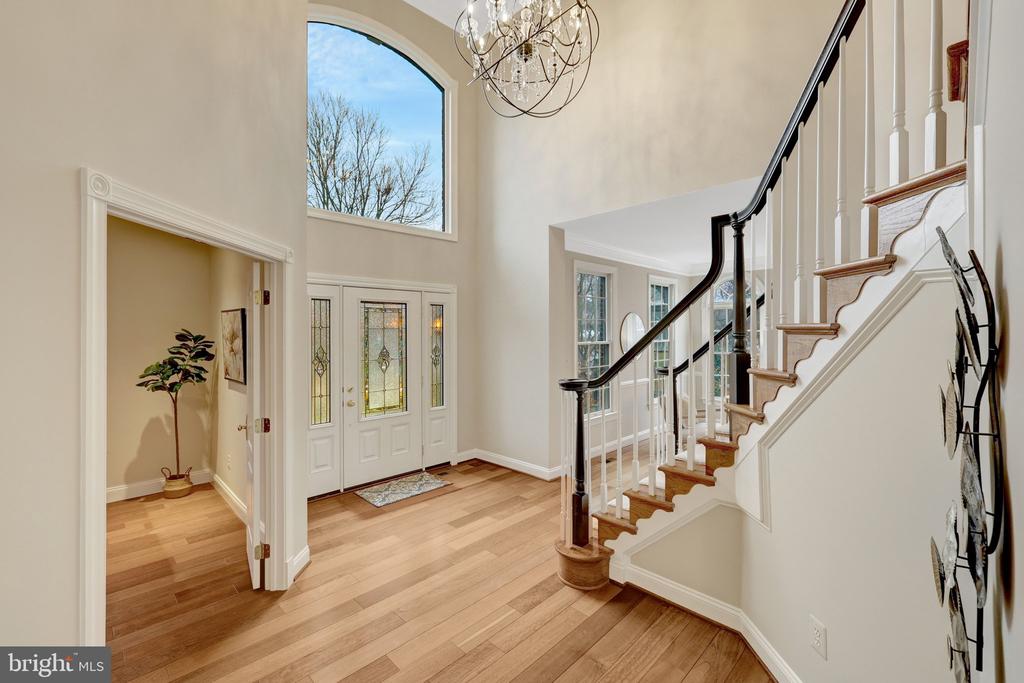 1710 DOVE POINT COURT