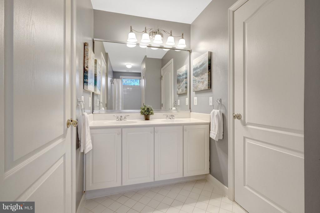 1710 DOVE POINT COURT