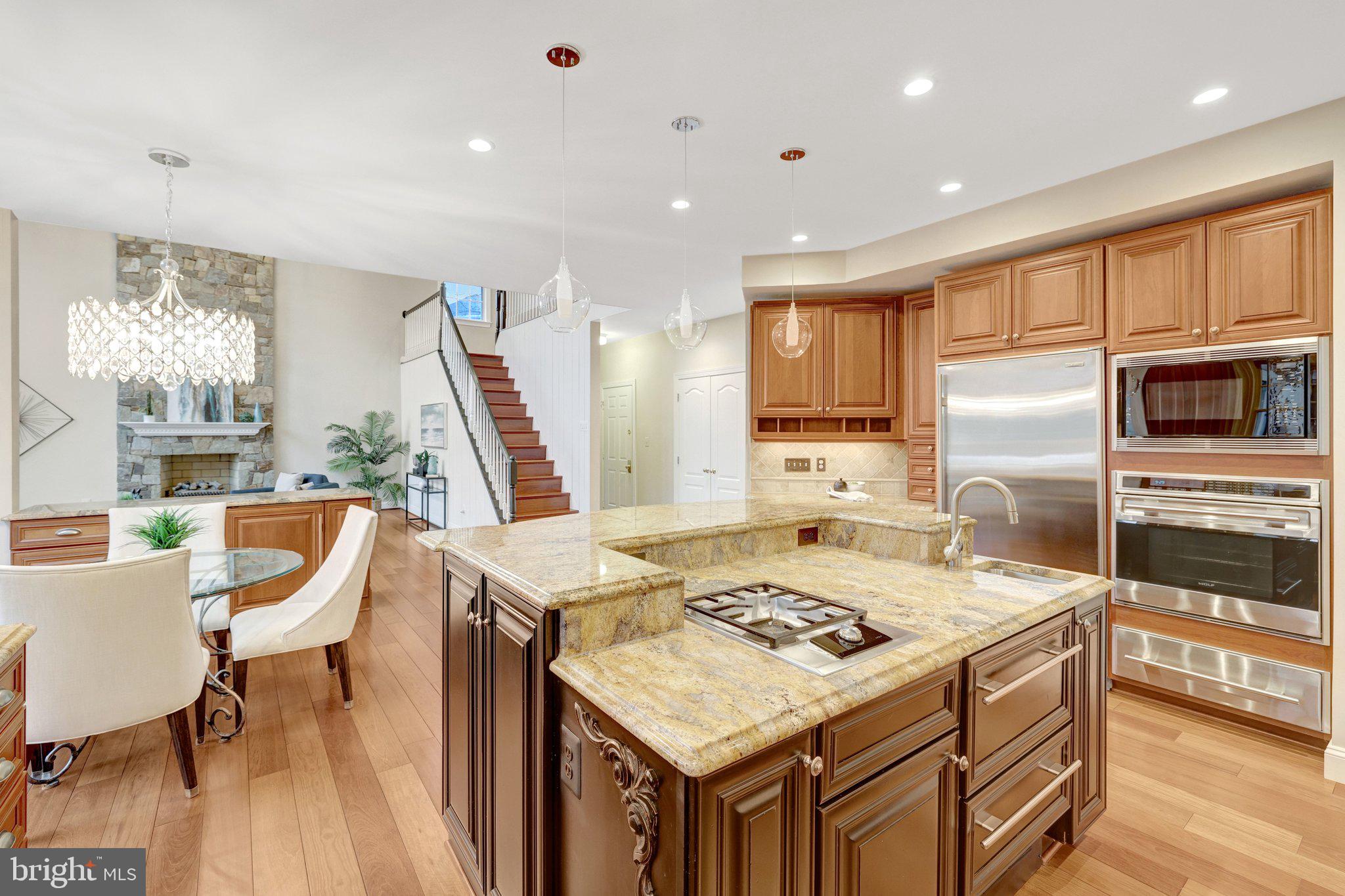 1710 DOVE POINT COURT