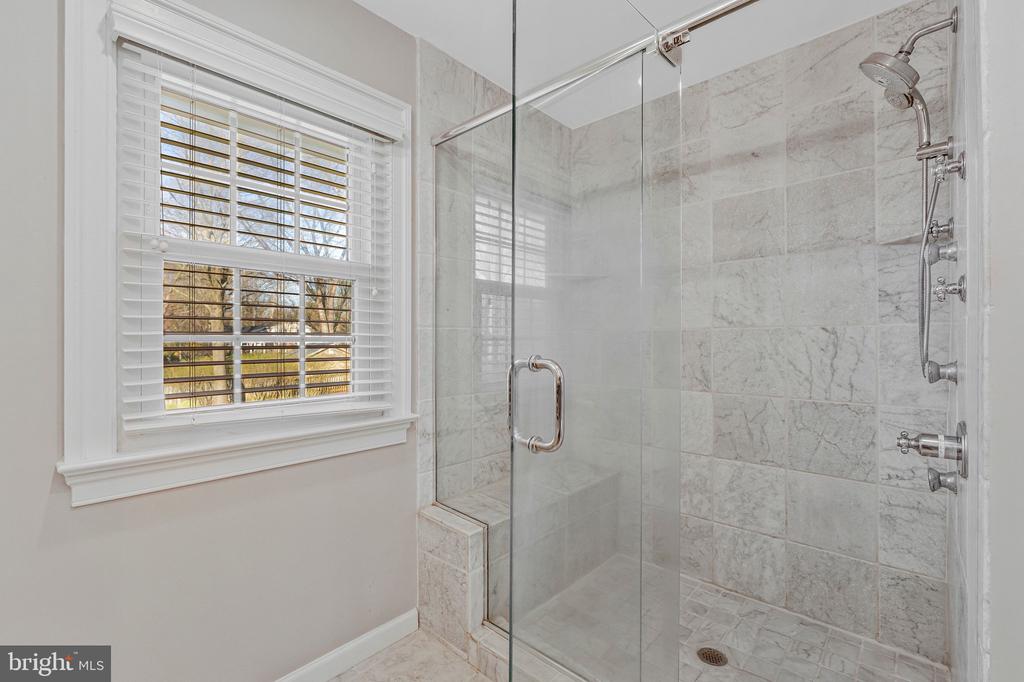 1714 SADDLE RIDGE COURT