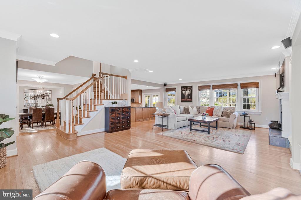 1714 SADDLE RIDGE COURT