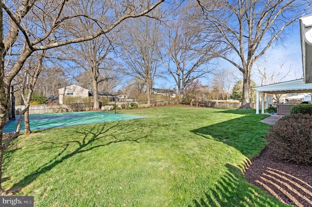 1714 SADDLE RIDGE COURT