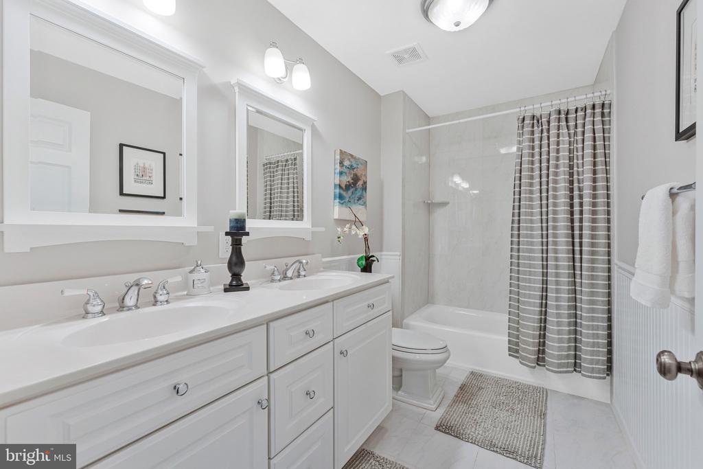 1714 SADDLE RIDGE COURT