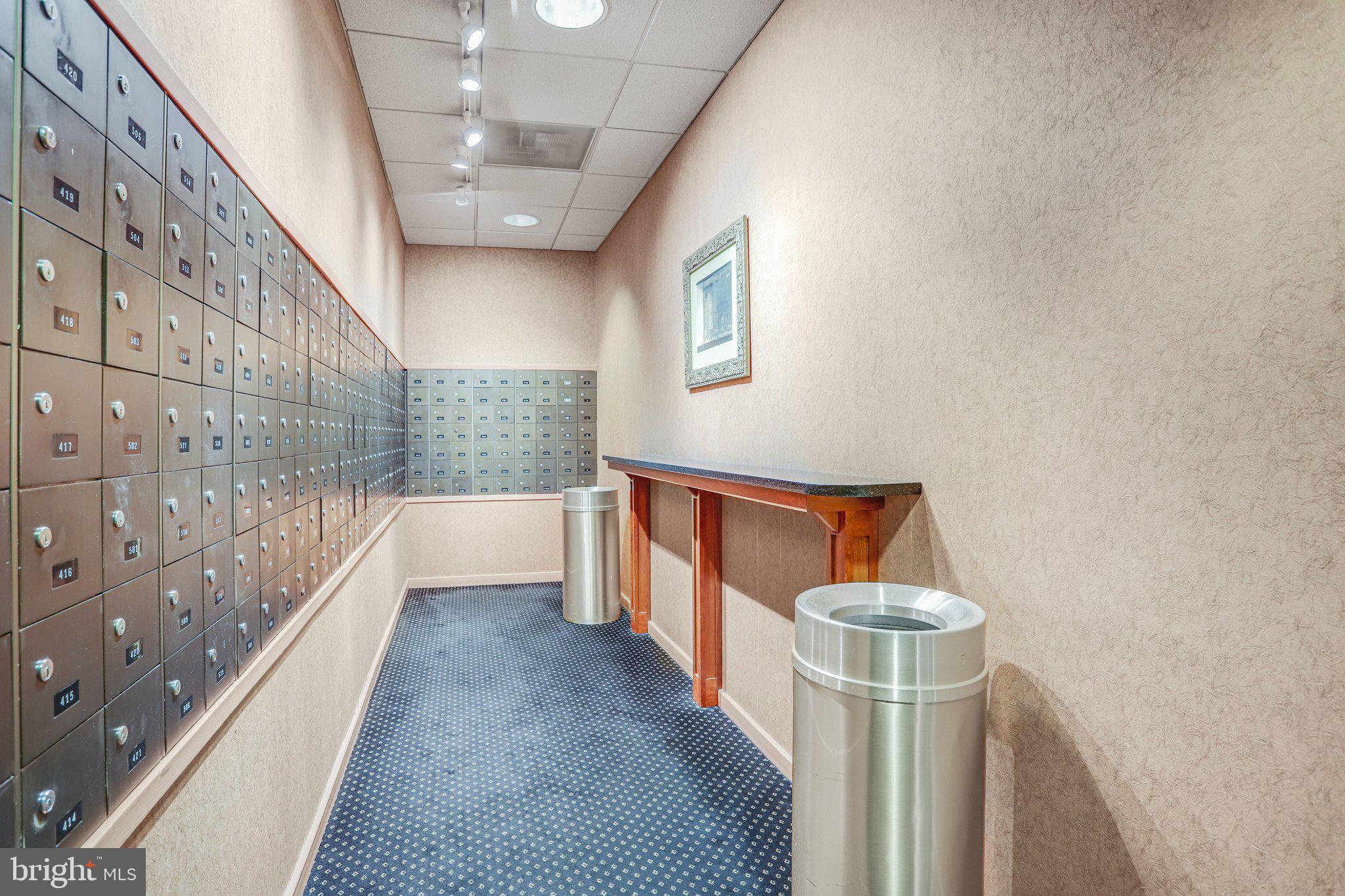 1800 OLD MEADOW ROAD 713