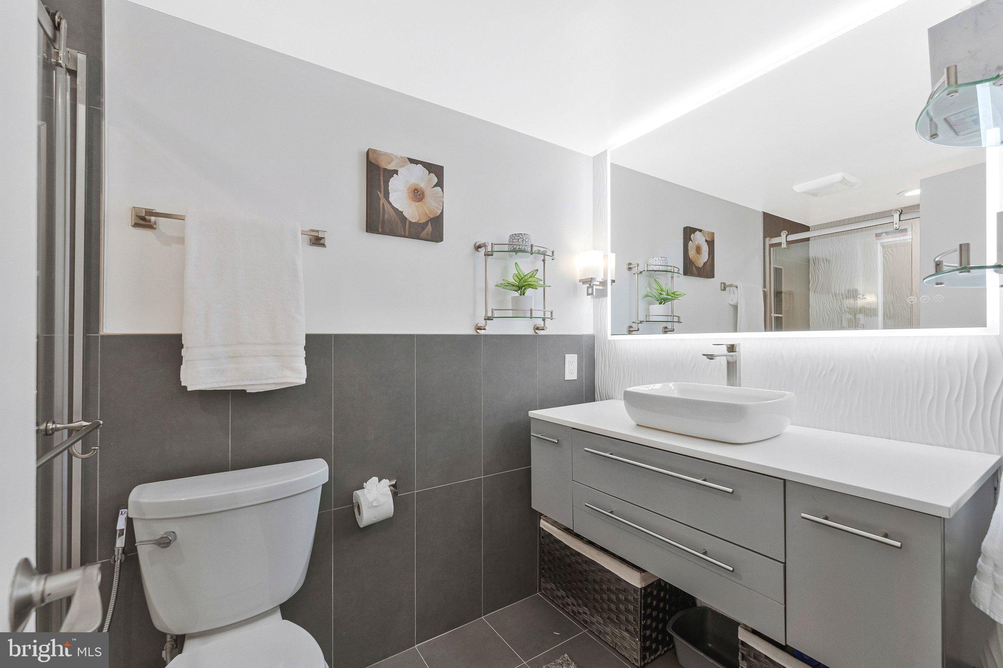 1800 OLD MEADOW ROAD 713