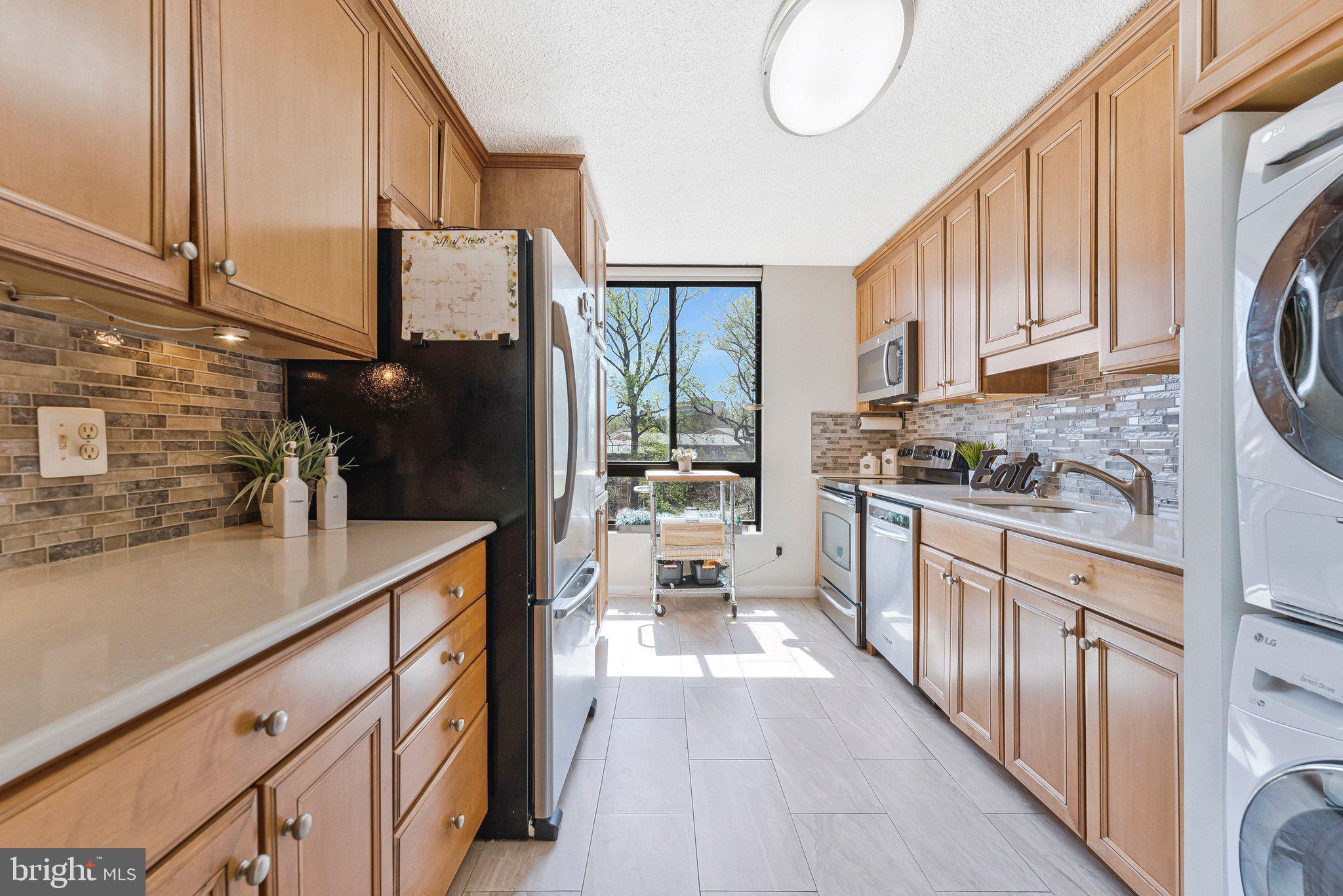 1800 OLD MEADOW ROAD 713