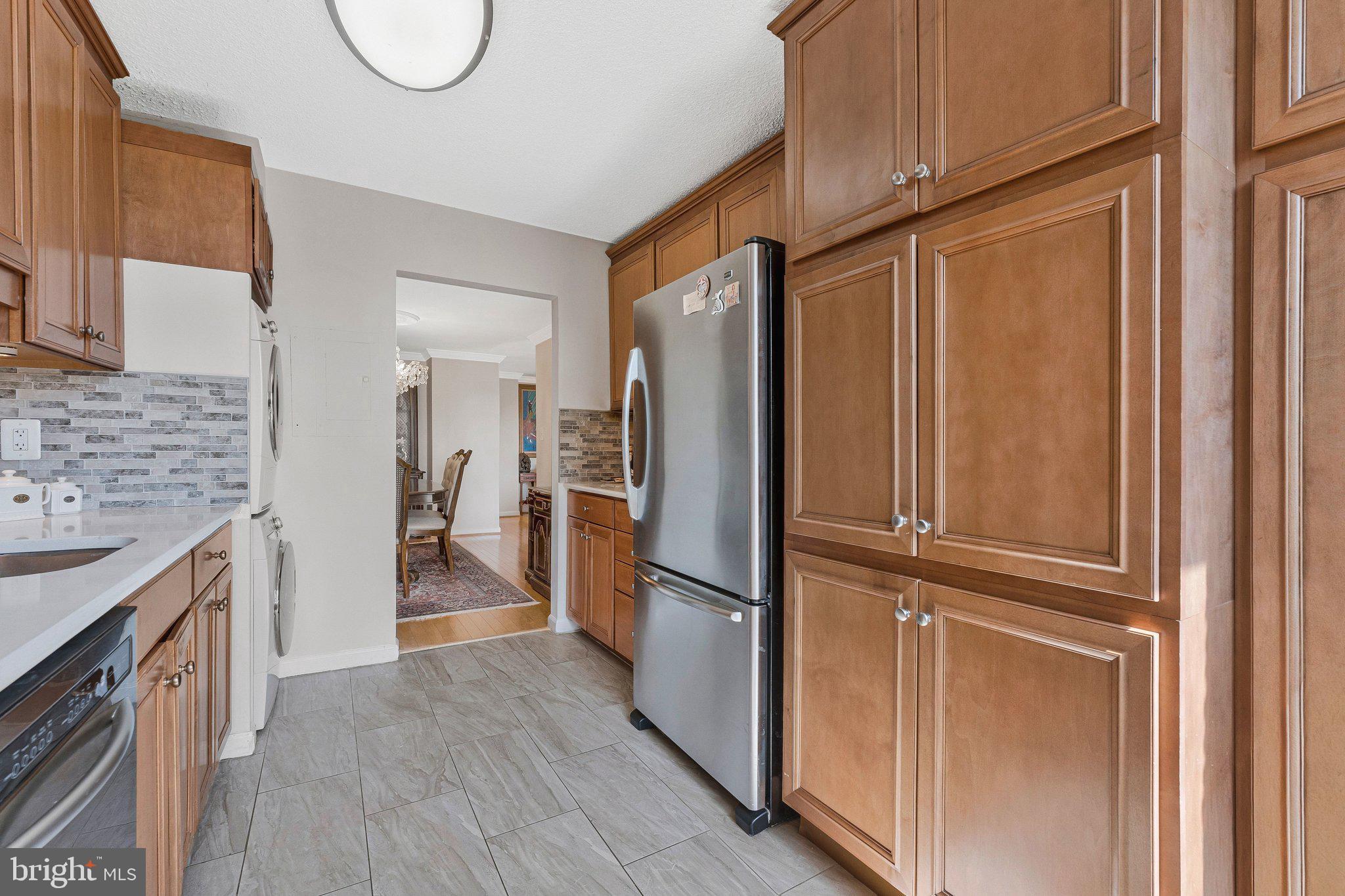 1800 OLD MEADOW ROAD 713