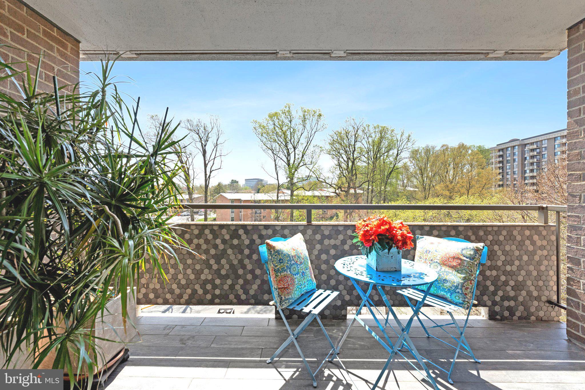 1800 OLD MEADOW ROAD 713