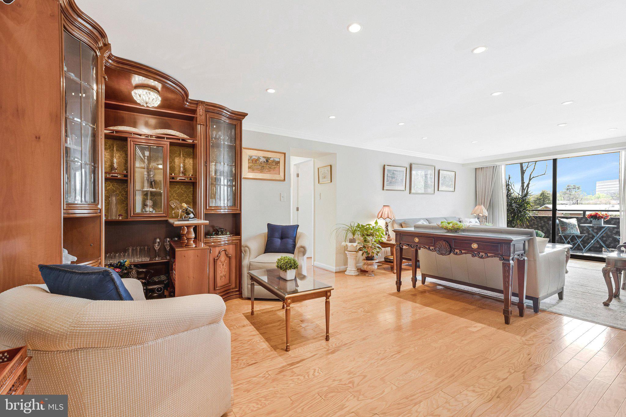 1800 OLD MEADOW ROAD 713