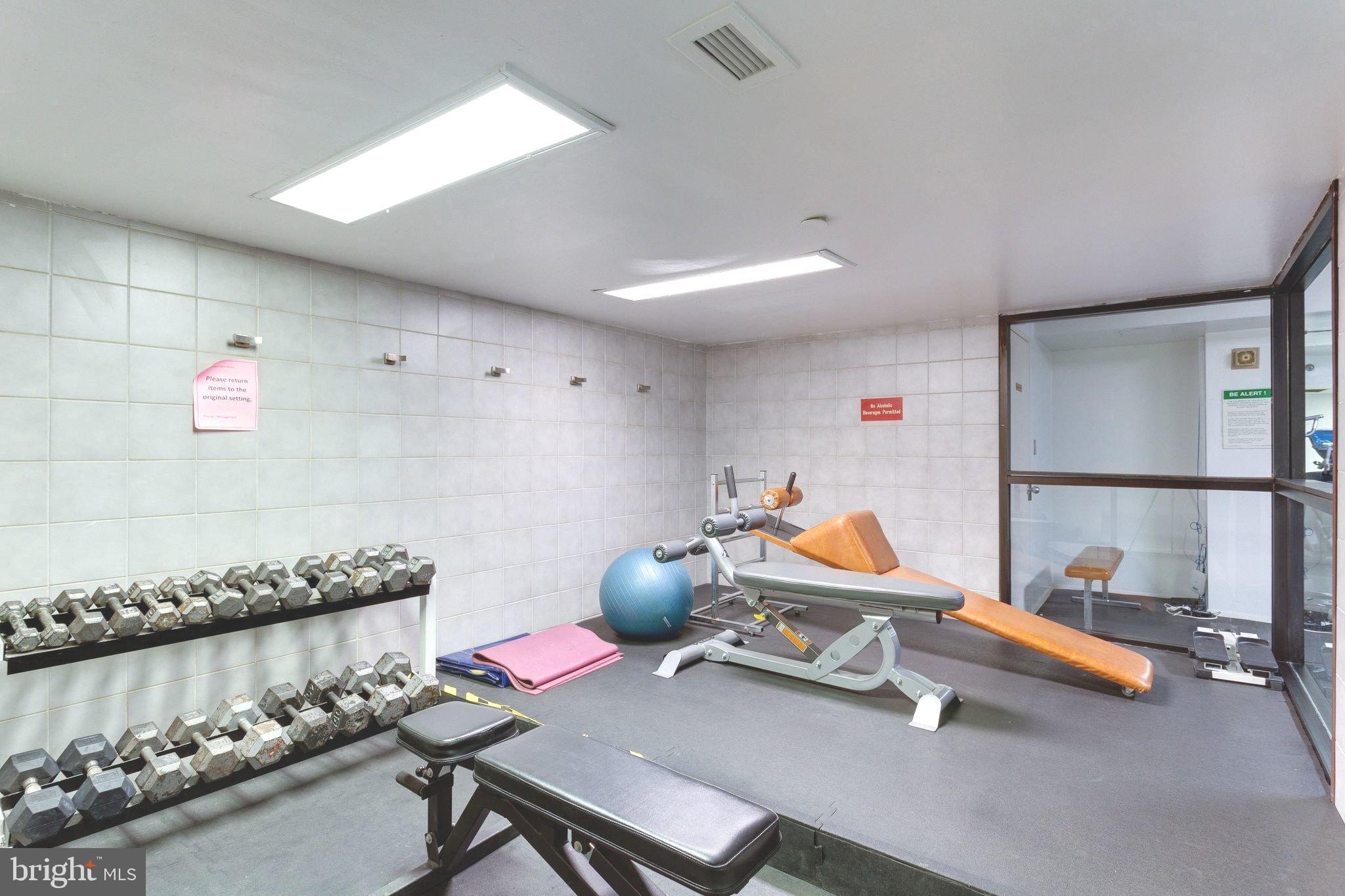 1800 OLD MEADOW ROAD 713