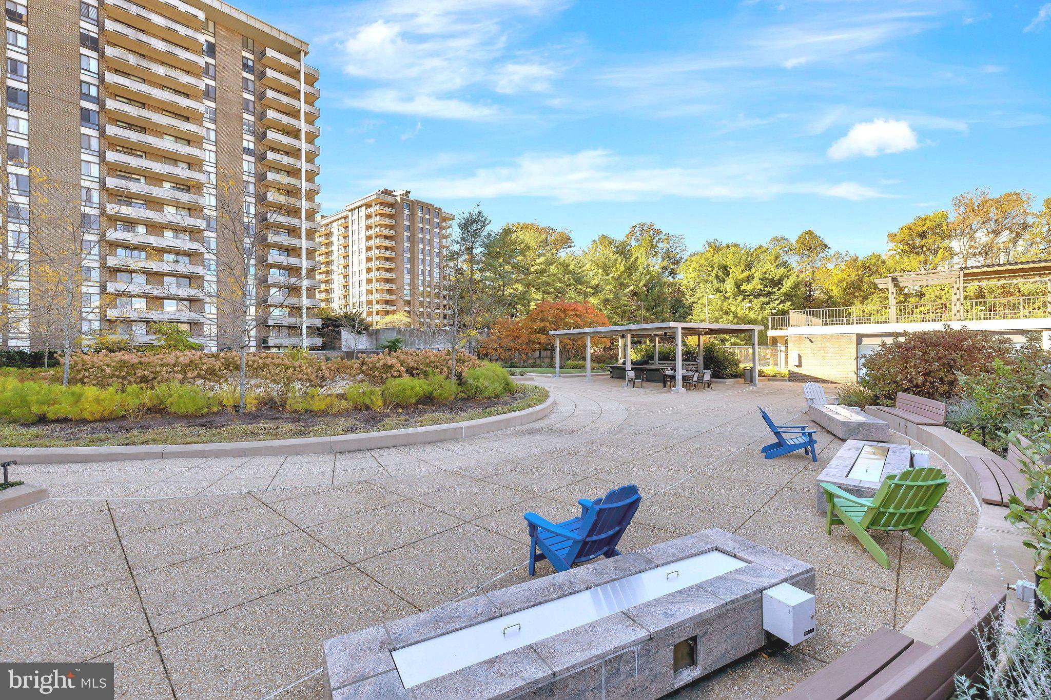 1800 OLD MEADOW ROAD 713