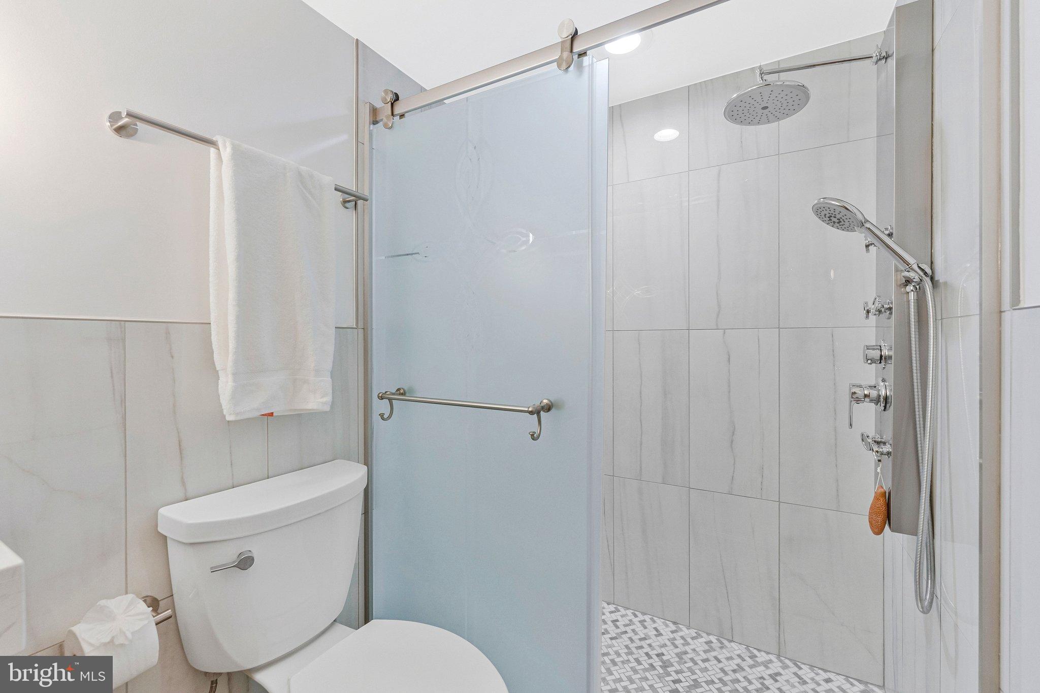 1800 OLD MEADOW ROAD 713