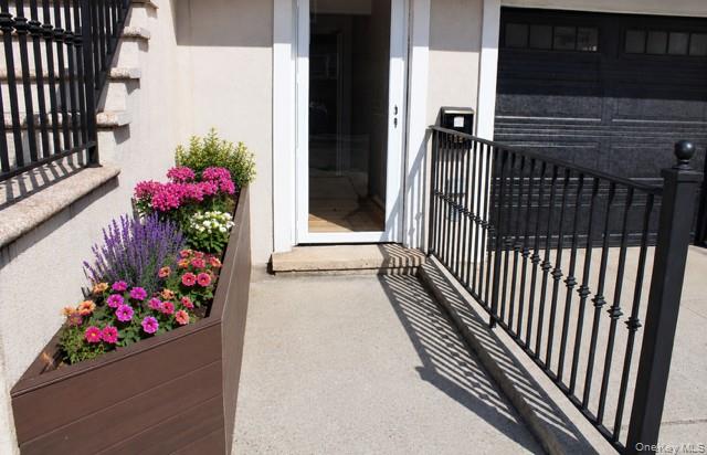 3157 Waterbury Avenue Unit: 1