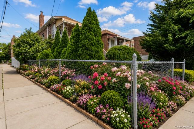 1103 Rhinelander Avenue