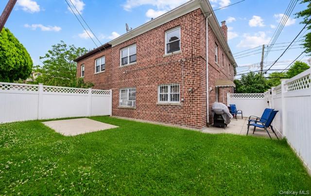 1103 Rhinelander Avenue