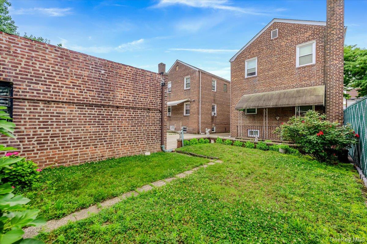 3061 Lasalle Avenue