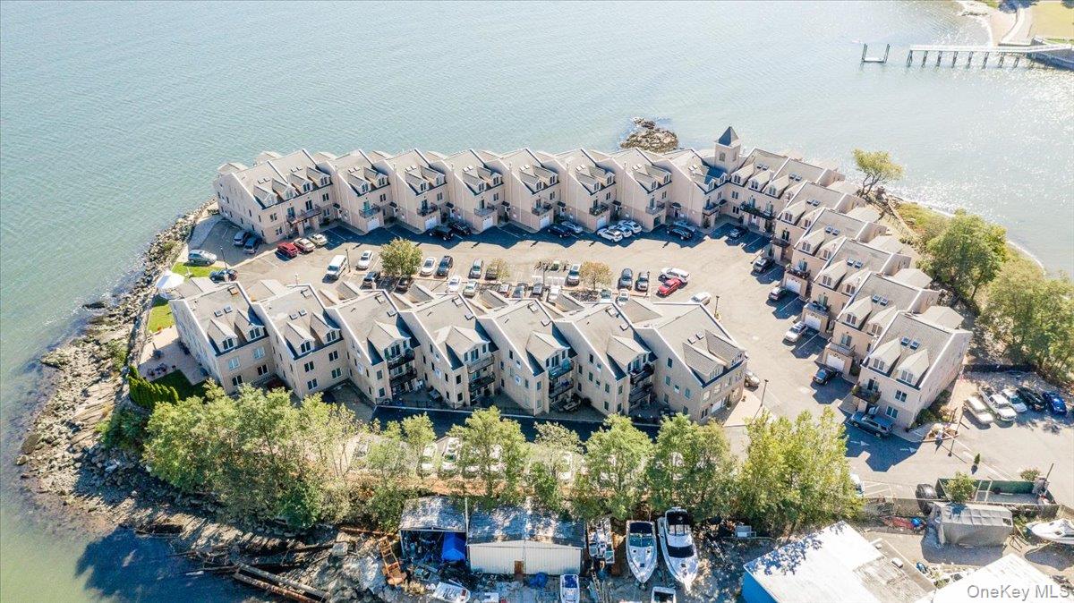 1422 Outlook Avenue Unit: 2