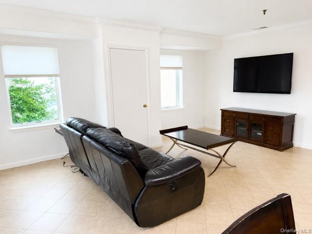 1422 Outlook Avenue Unit: 2
