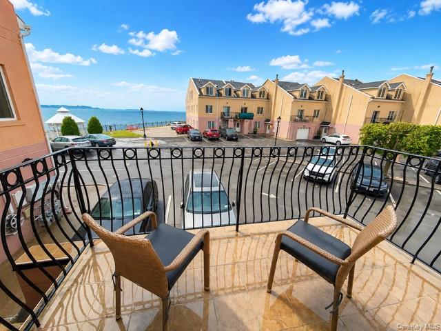 1422 Outlook Avenue Unit: 2