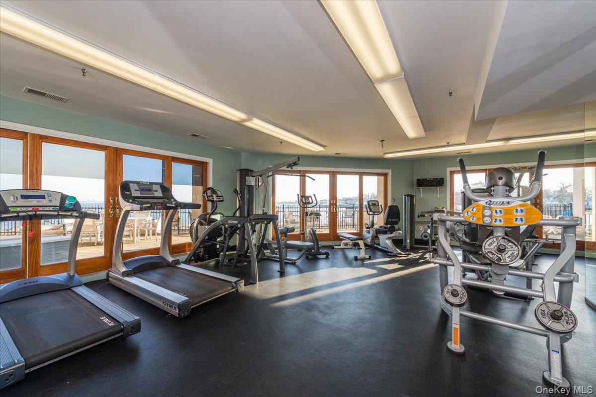 1422 Outlook Avenue Unit: 2