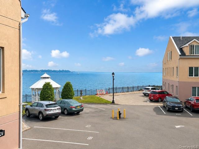 1422 Outlook Avenue Unit: 2