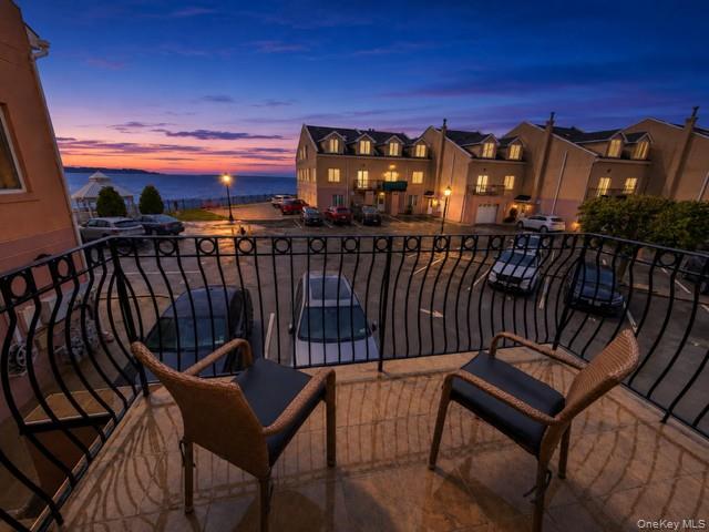 1422 Outlook Avenue Unit: 2