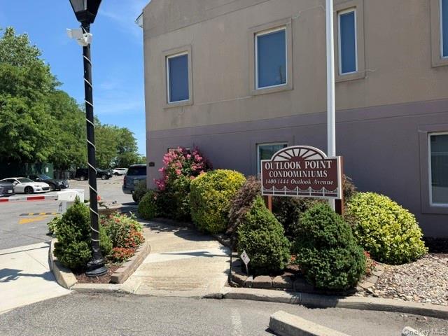 1422 Outlook Avenue Unit: 2