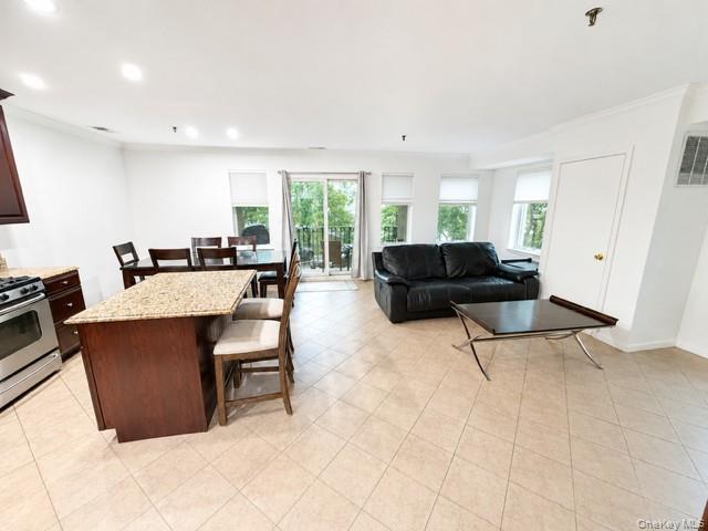 1422 Outlook Avenue Unit: 2