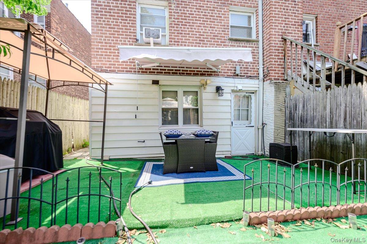 1912 Hunt Avenue