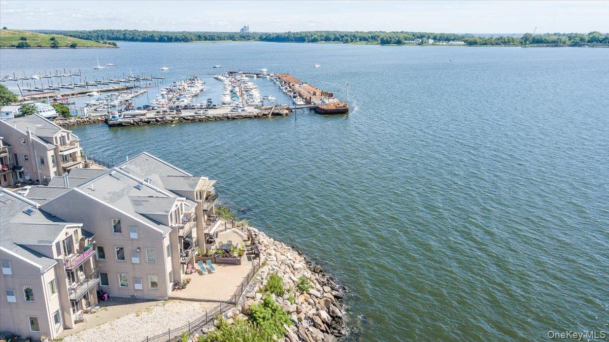 1432 Outlook Avenue Unit: 3