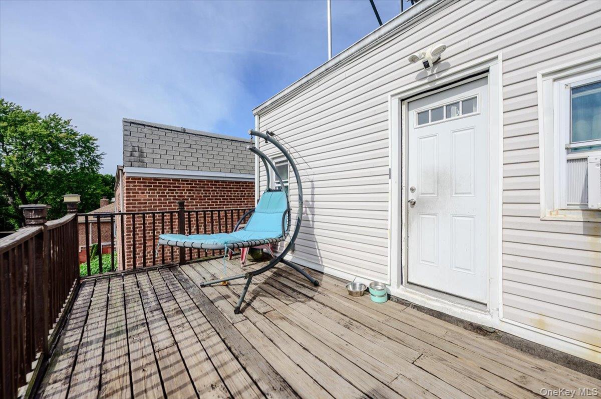 1321 Balcom Avenue Unit: 1
