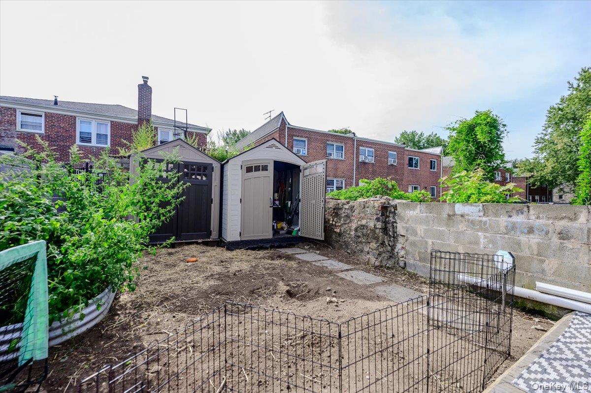 1321 Balcom Avenue Unit: 1