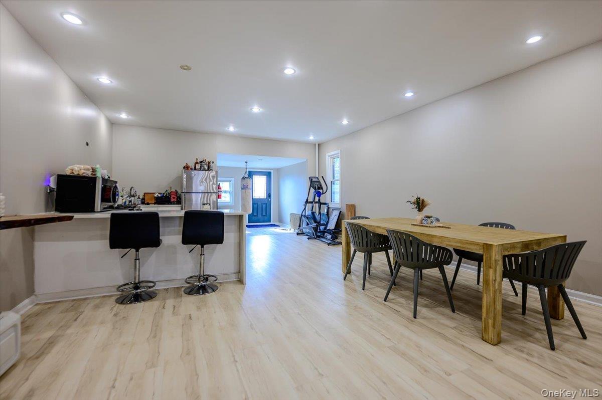1321 Balcom Avenue Unit: 1