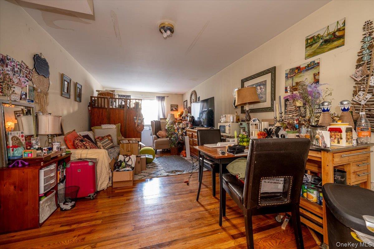 2873 Roebling Avenue