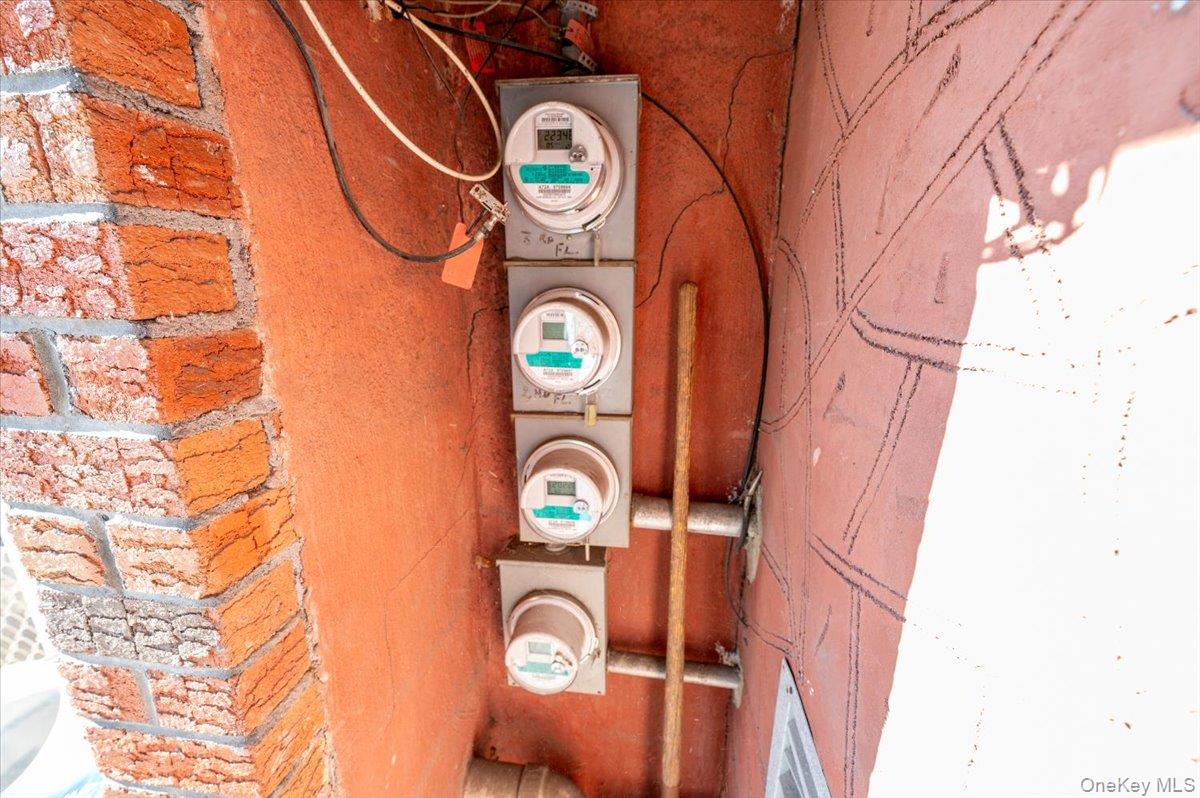 2873 Roebling Avenue