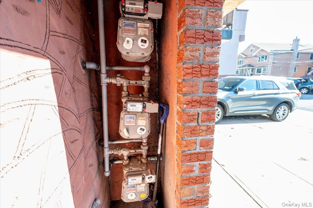 2873 Roebling Avenue