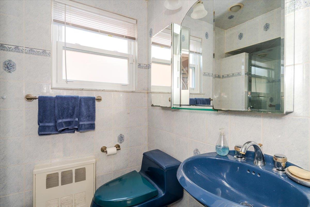 1454 Dwight Place