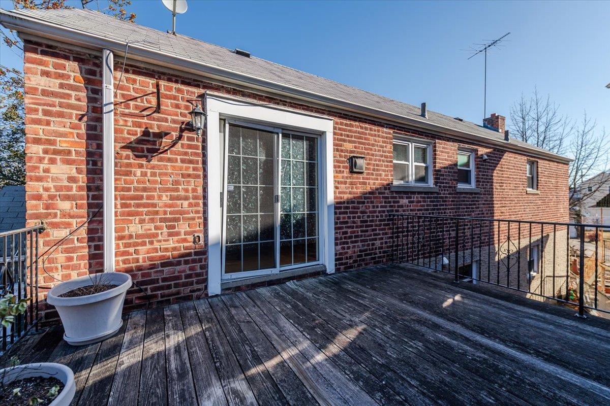 1454 Dwight Place