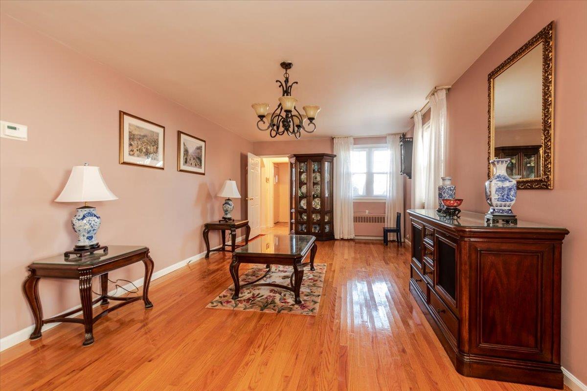 1454 Dwight Place