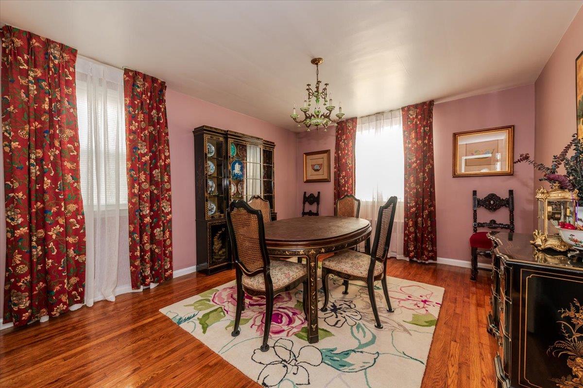 1454 Dwight Place