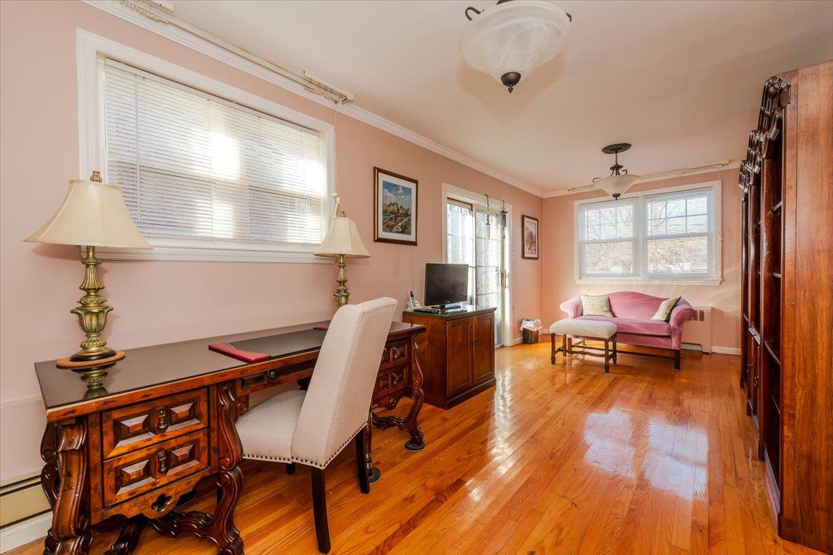 1454 Dwight Place