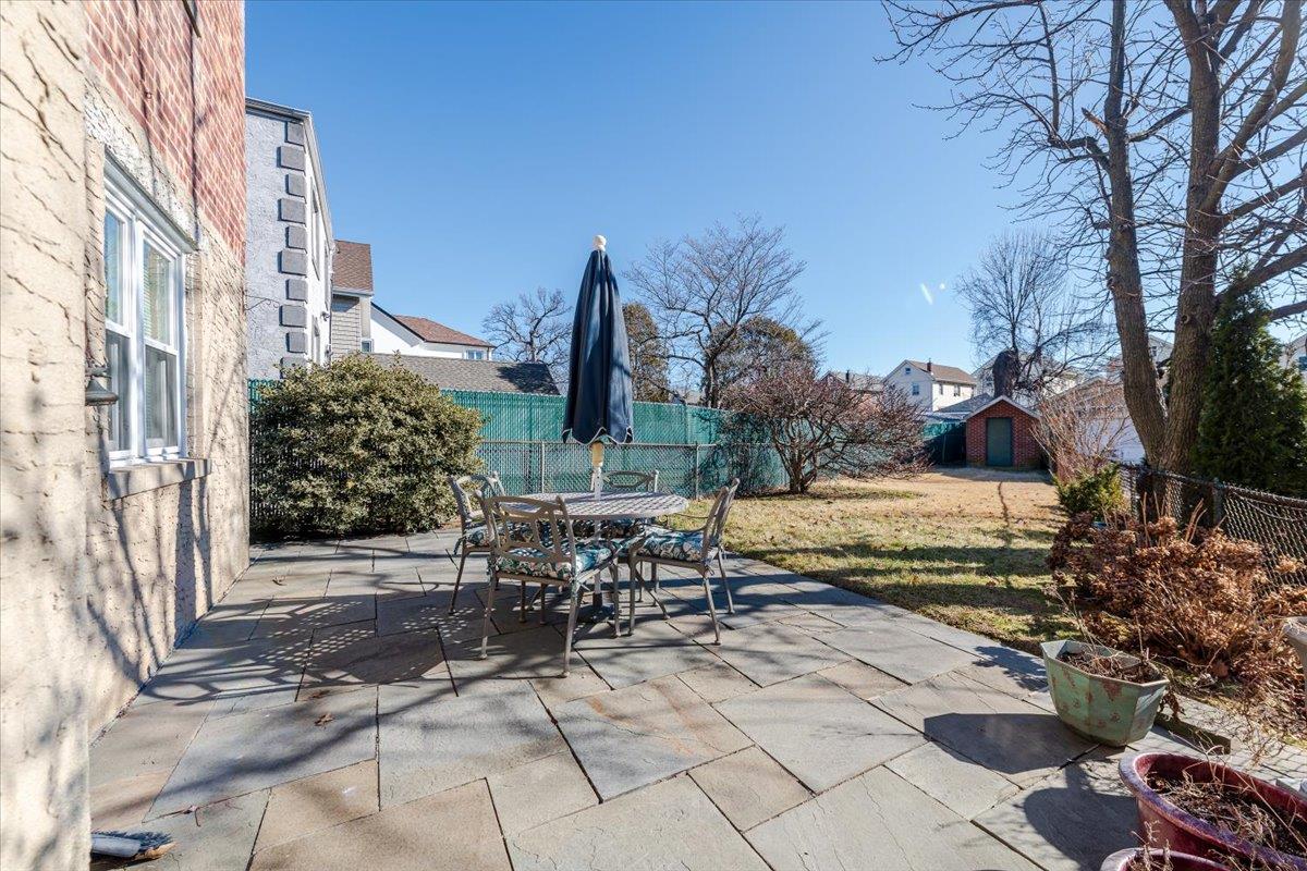 1454 Dwight Place