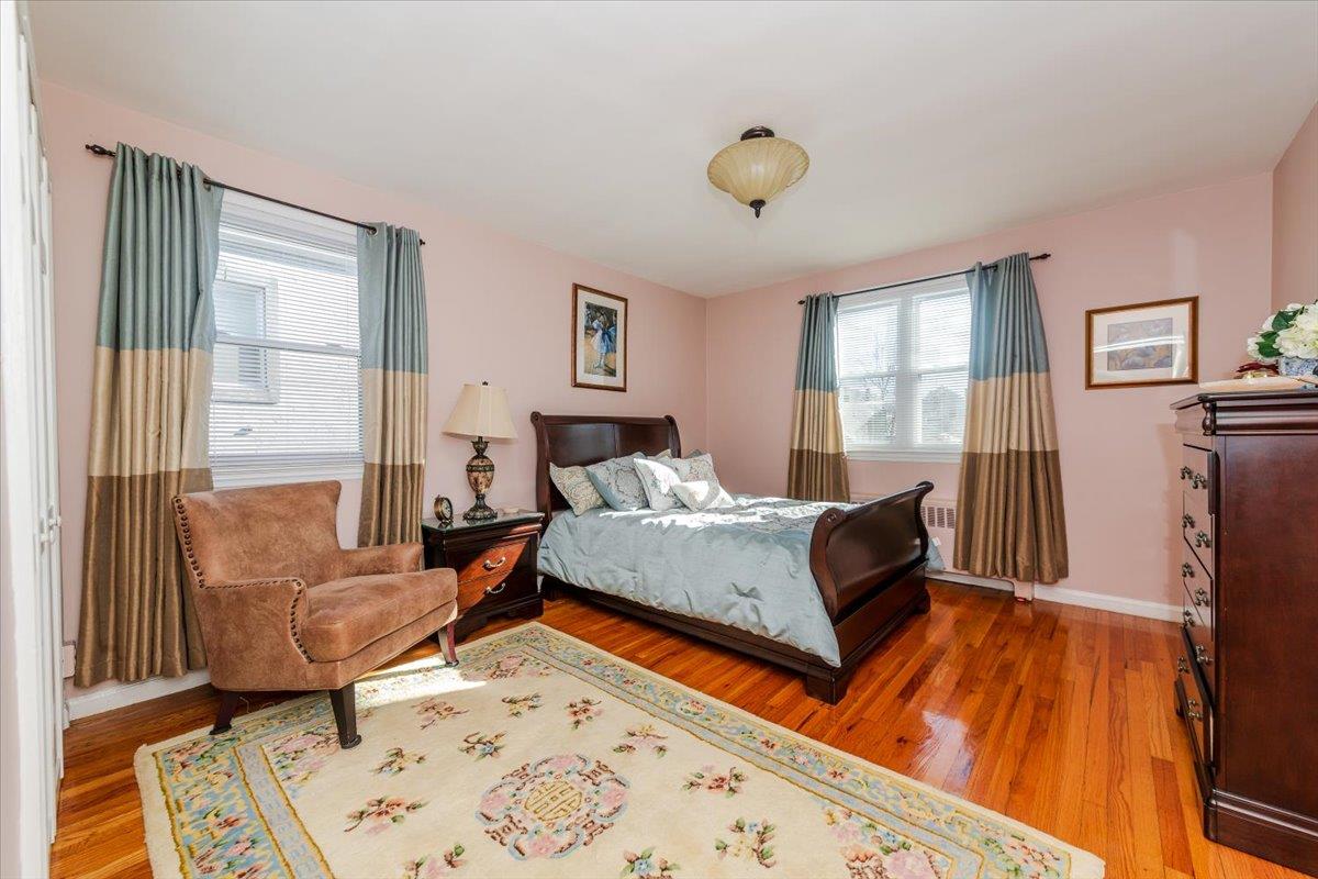 1454 Dwight Place