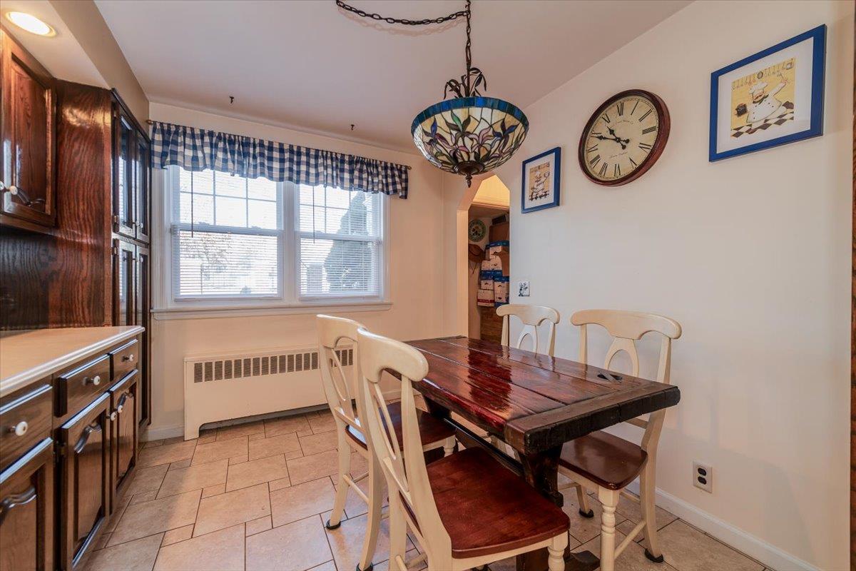 1454 Dwight Place