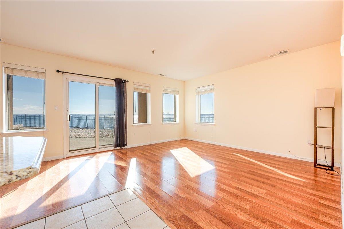 1432 Outlook Avenue Unit: 1