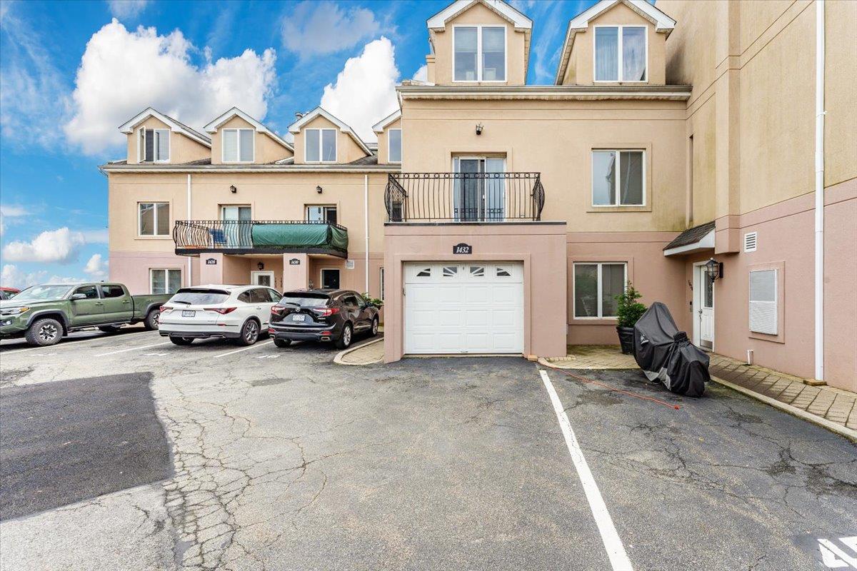 1432 Outlook Avenue Unit: 1
