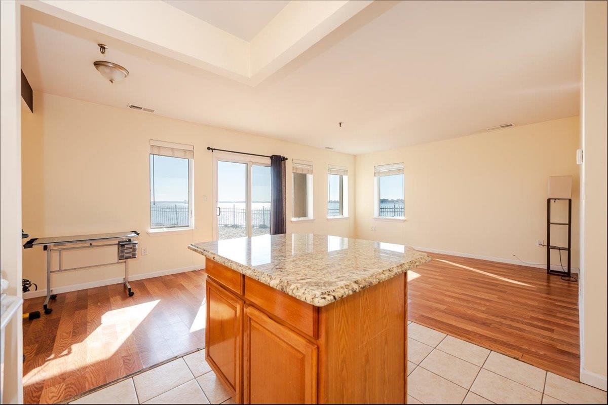 1432 Outlook Avenue Unit: 1