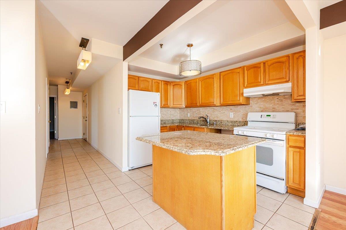 1432 Outlook Avenue Unit: 1