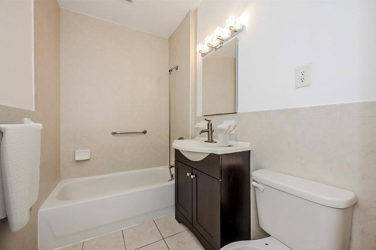 1432 Outlook Avenue Unit: 1